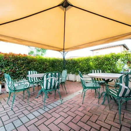 Aquila Hotel 3*