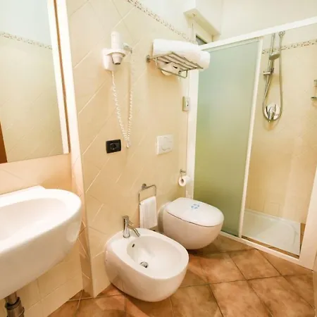 Aquila Hotel 3*