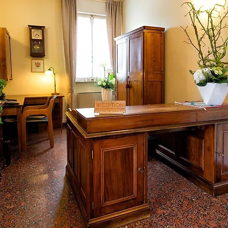 Aquila Hotel 3*