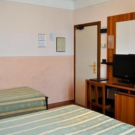 Aquila 3*