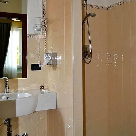 Aquila Hotel 3*