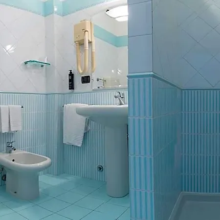 Aquila Hotel 3*